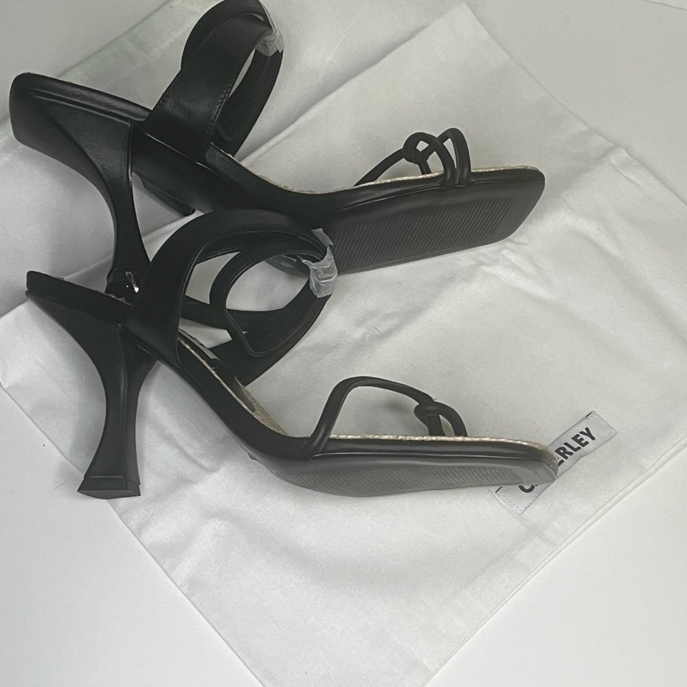 Caverley Heels size 8 - Picture 4 of 6